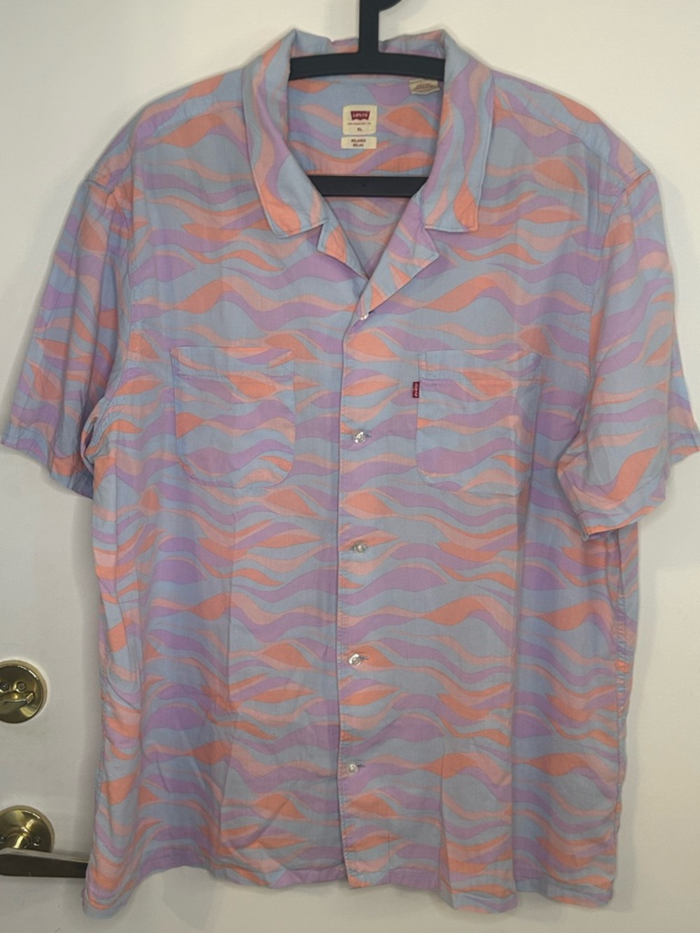 Levi's Men’s Relaxed Fit Camper Button Down Shirt in Pastel Wave Print Size XL